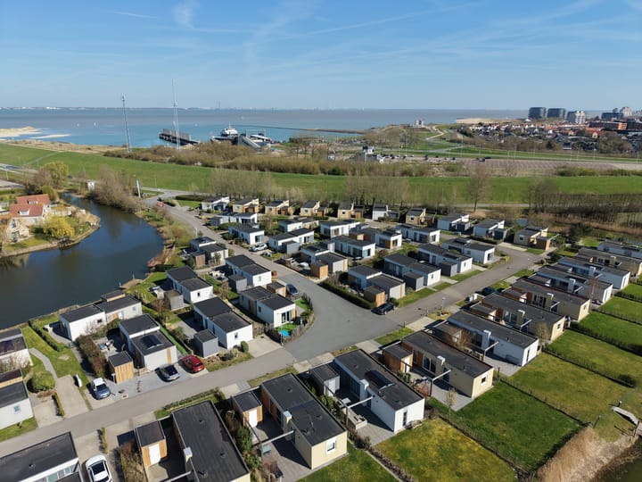 Photo 2 of Nieuwesluisweg 1-A625