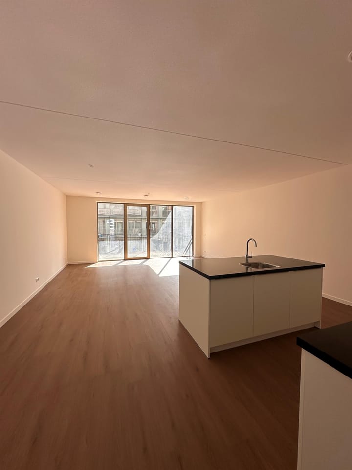 Photo 4 of Spadinalaan 583