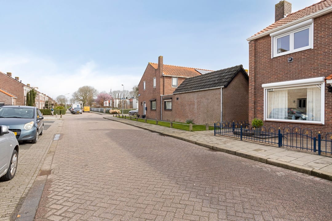 Photo 2 of Schoolstraat 5