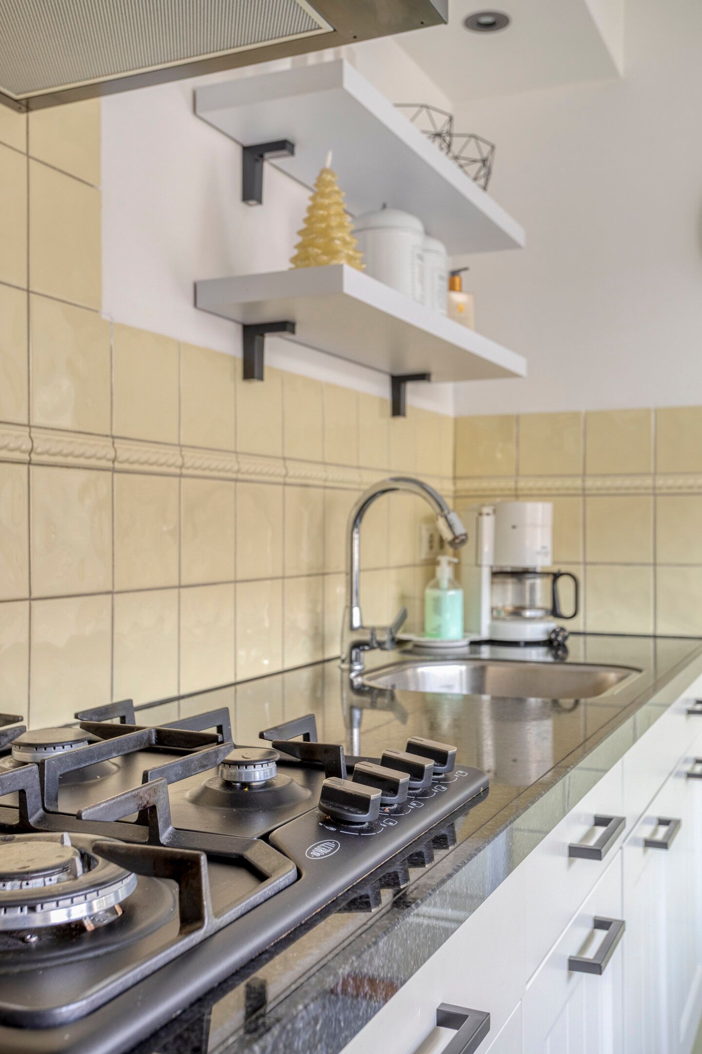 Photo 12 of Schoolstraat 5