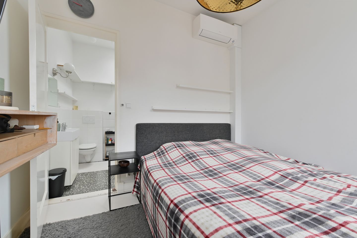 Foto 44 van Dirk Hoogenraadstraat 143