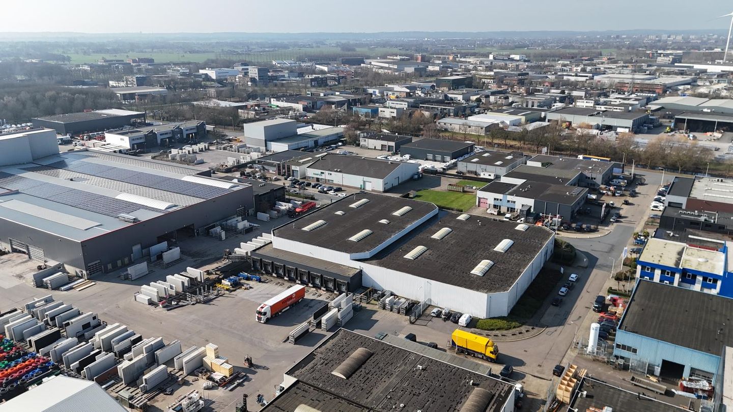 Bekijk foto 2 van Curiestraat 8