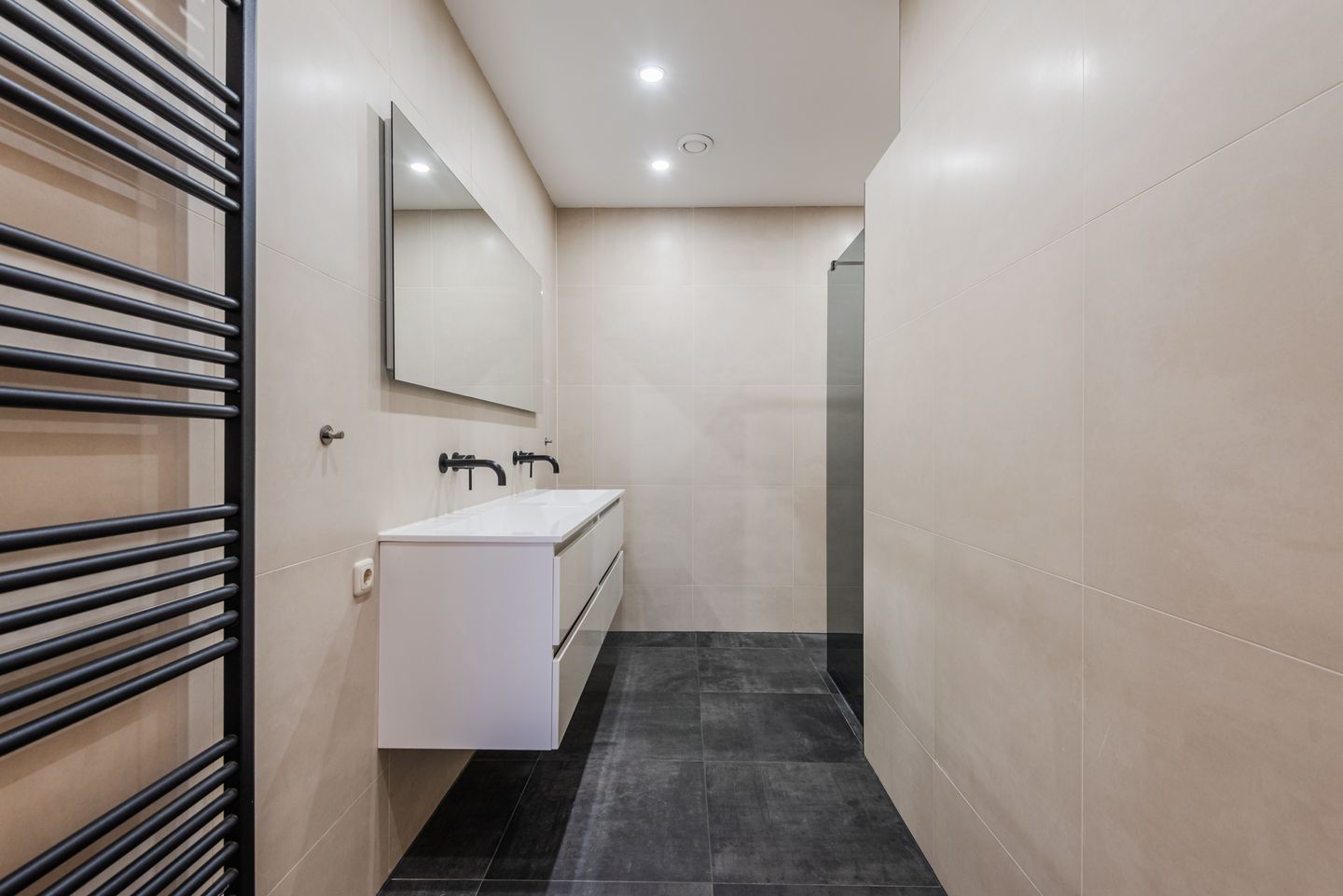 Photo 14 of Beneluxlaan 607