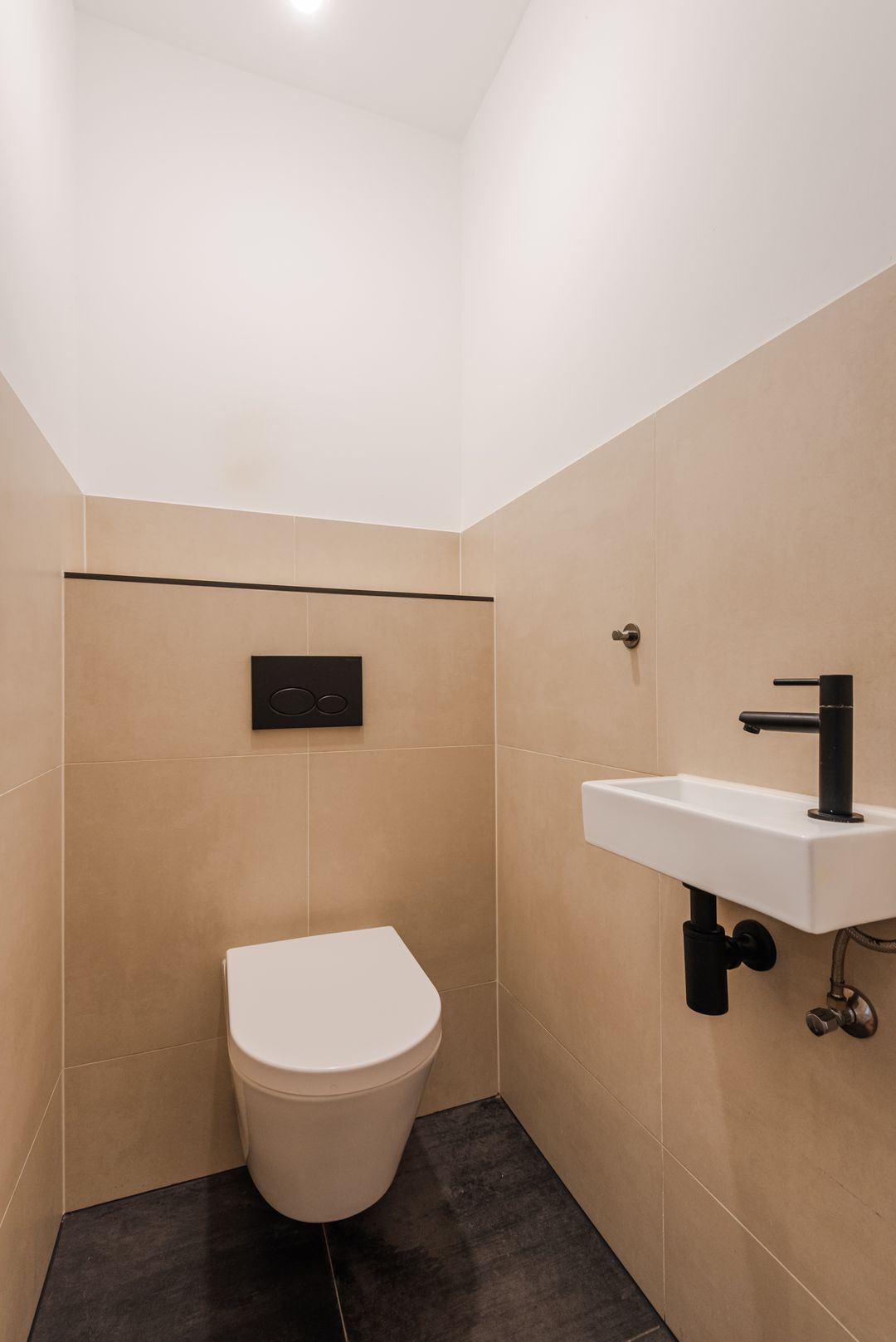 Photo 17 of Beneluxlaan 607