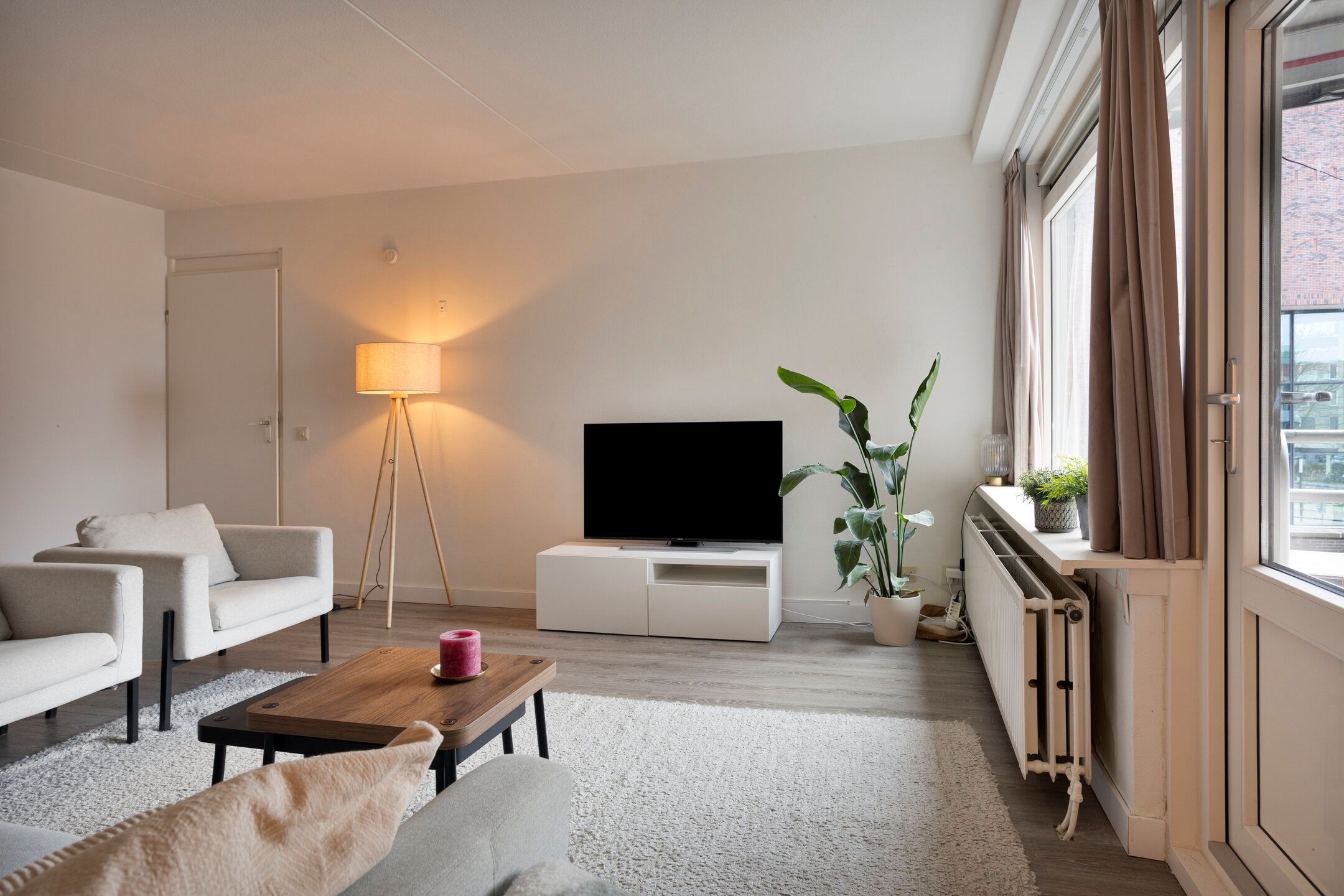 City Center Living with Panoramic Views — 10