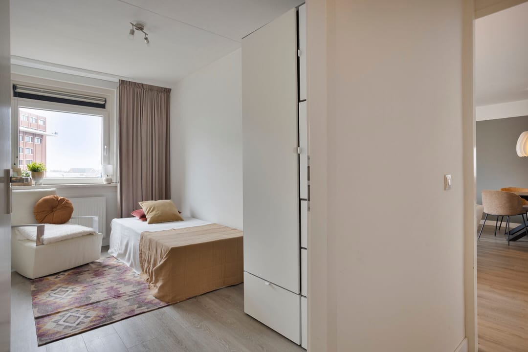 City Center Living with Panoramic Views — 24