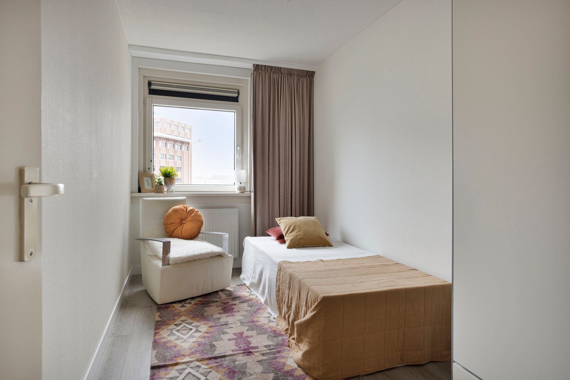 City Center Living with Panoramic Views — 25