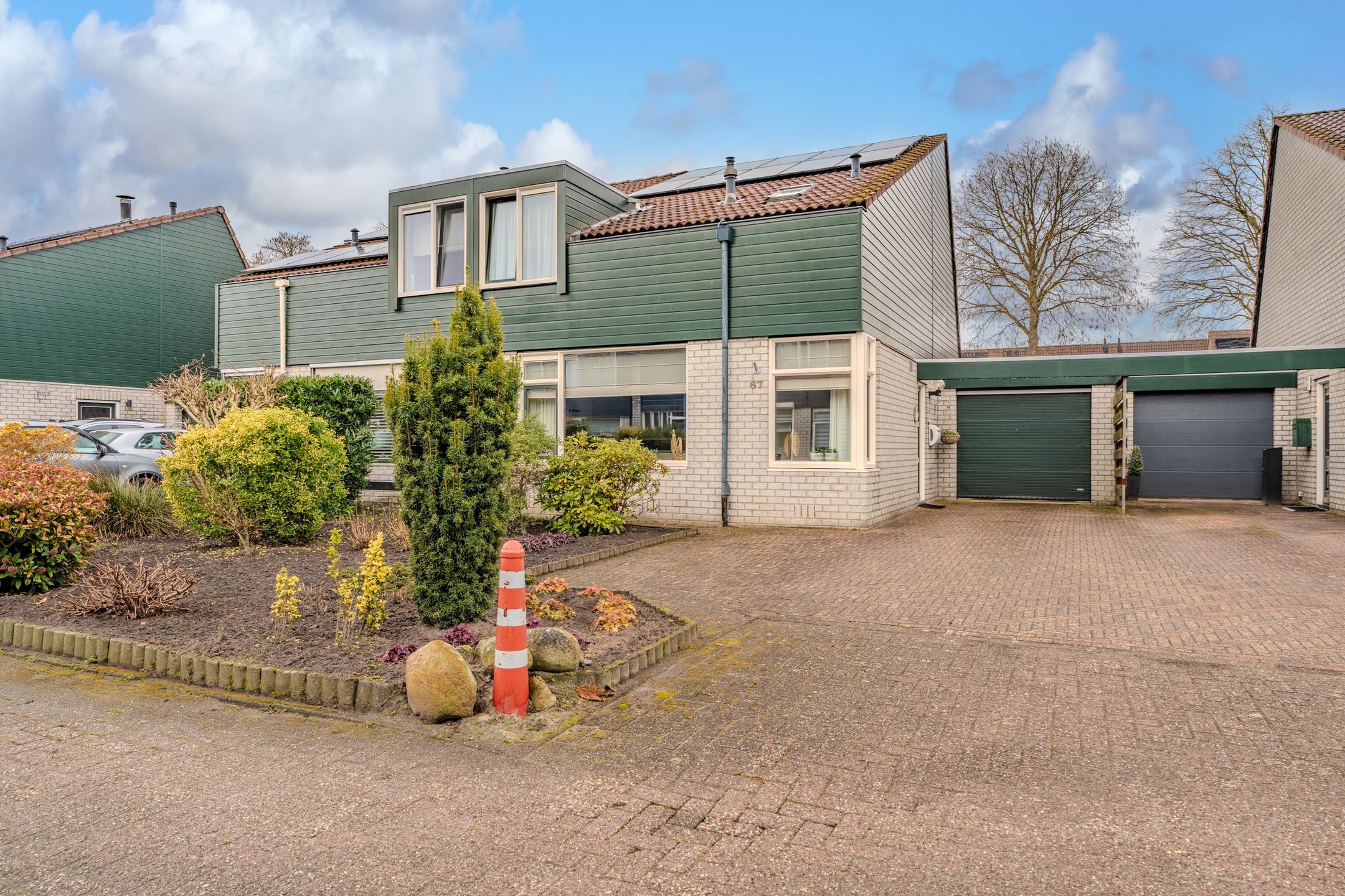 Buying a house in The Netherlands., Rensel 67