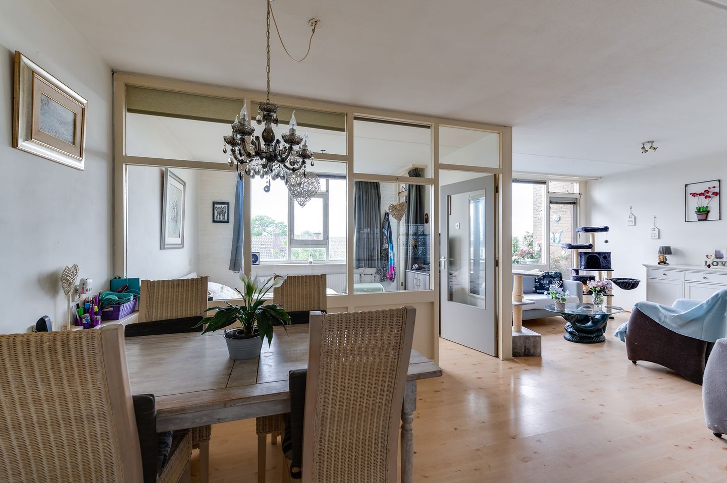 View photo 2 of Parkweg 158