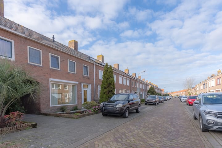 Photo 4 of M.D.de Grootstraat 93
