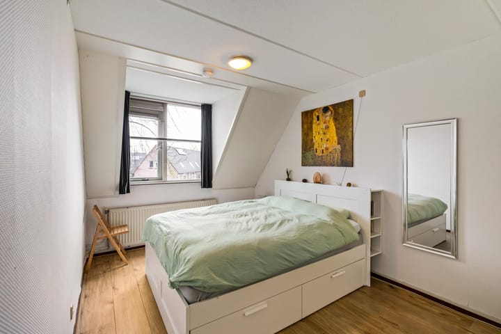 Photo 4 of Wilgenroos 40