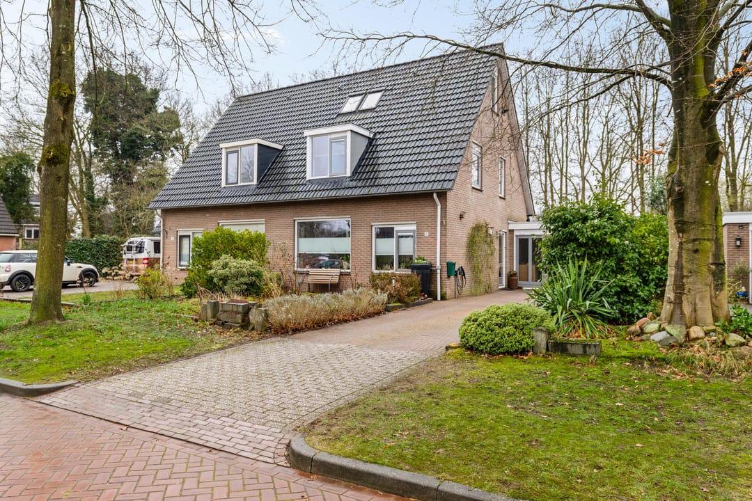 Photo 7 of Wilgenroos 40