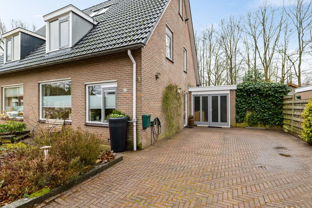 Photo 8 of Wilgenroos 40