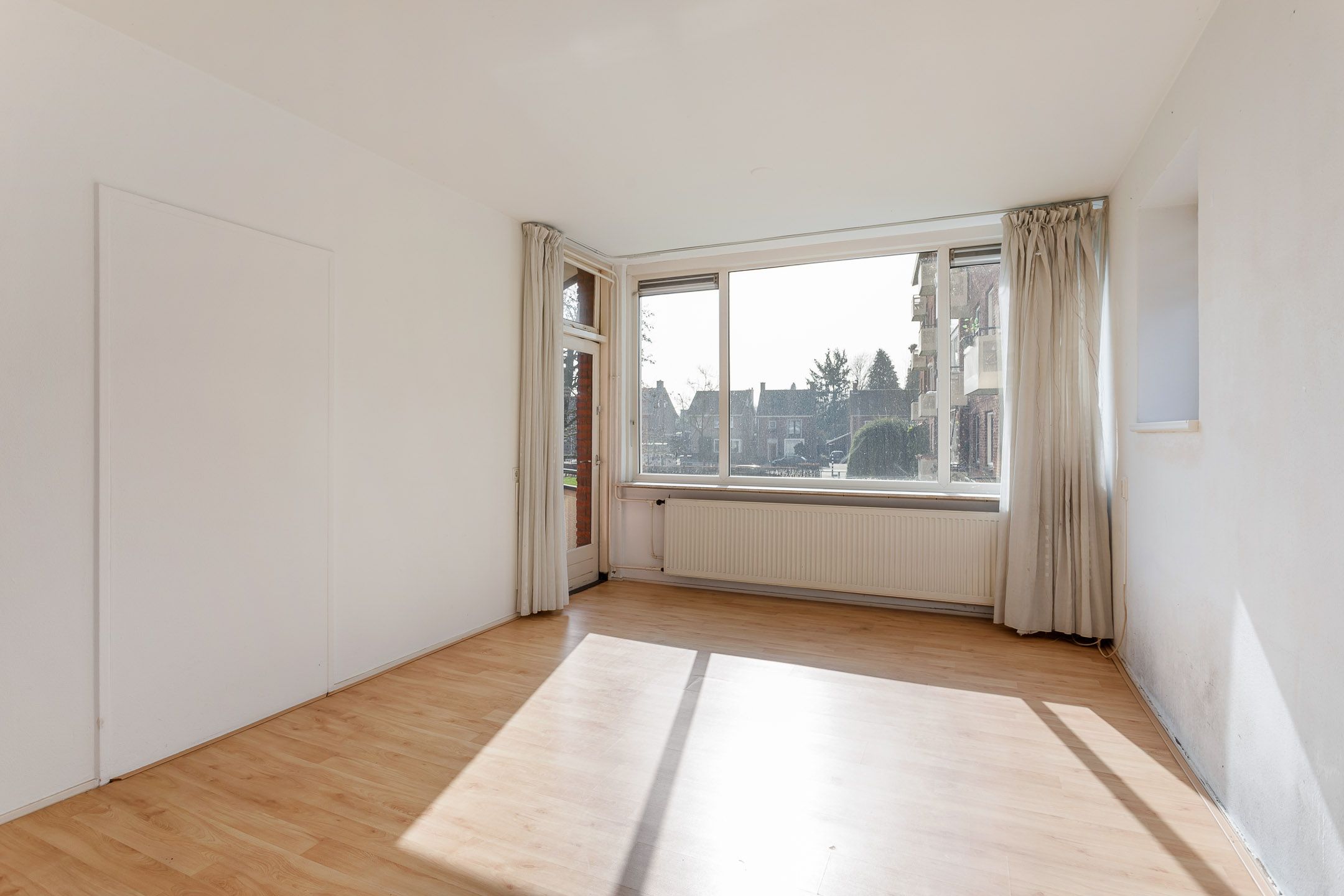 Photo 9 of Van Musschenbroekstraat 60-1