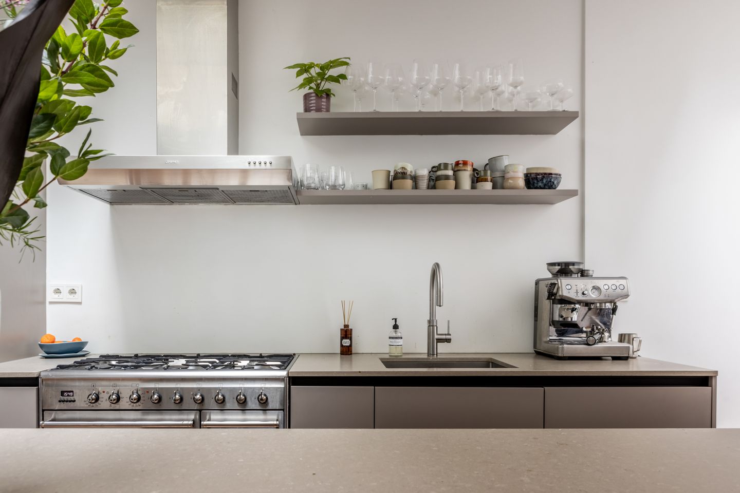 Foto 14 van Antoniestraat 61