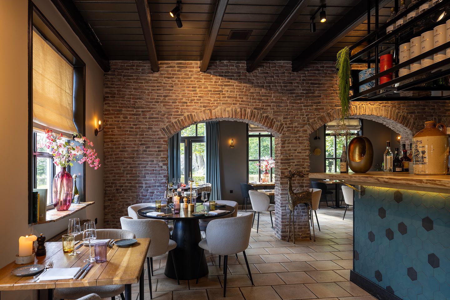 Bekijk foto 2 van Arnhemseweg 350