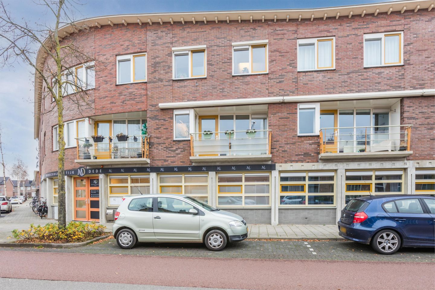 Photo 4 of Van der Helststraat 4