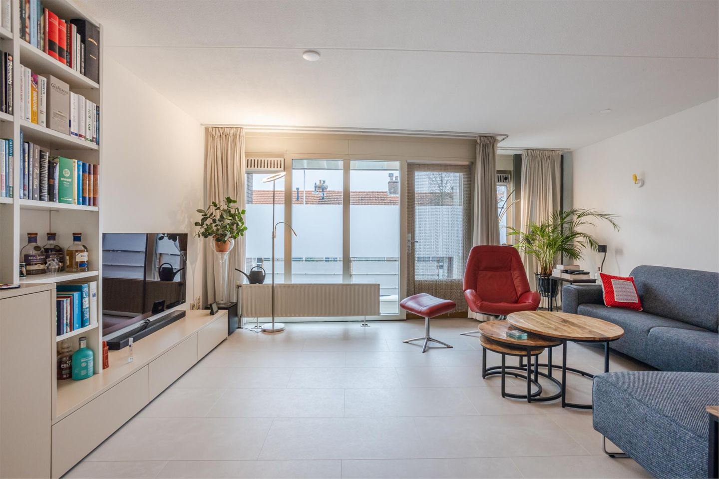 Photo 20 of Van der Helststraat 4