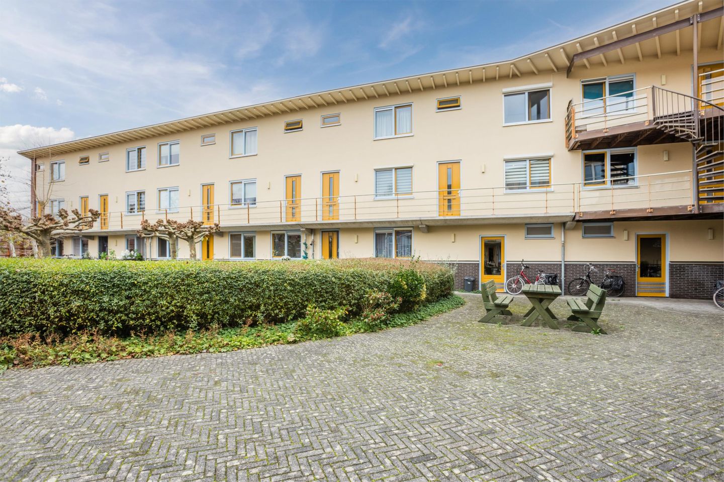 Photo 10 of Van der Helststraat 4