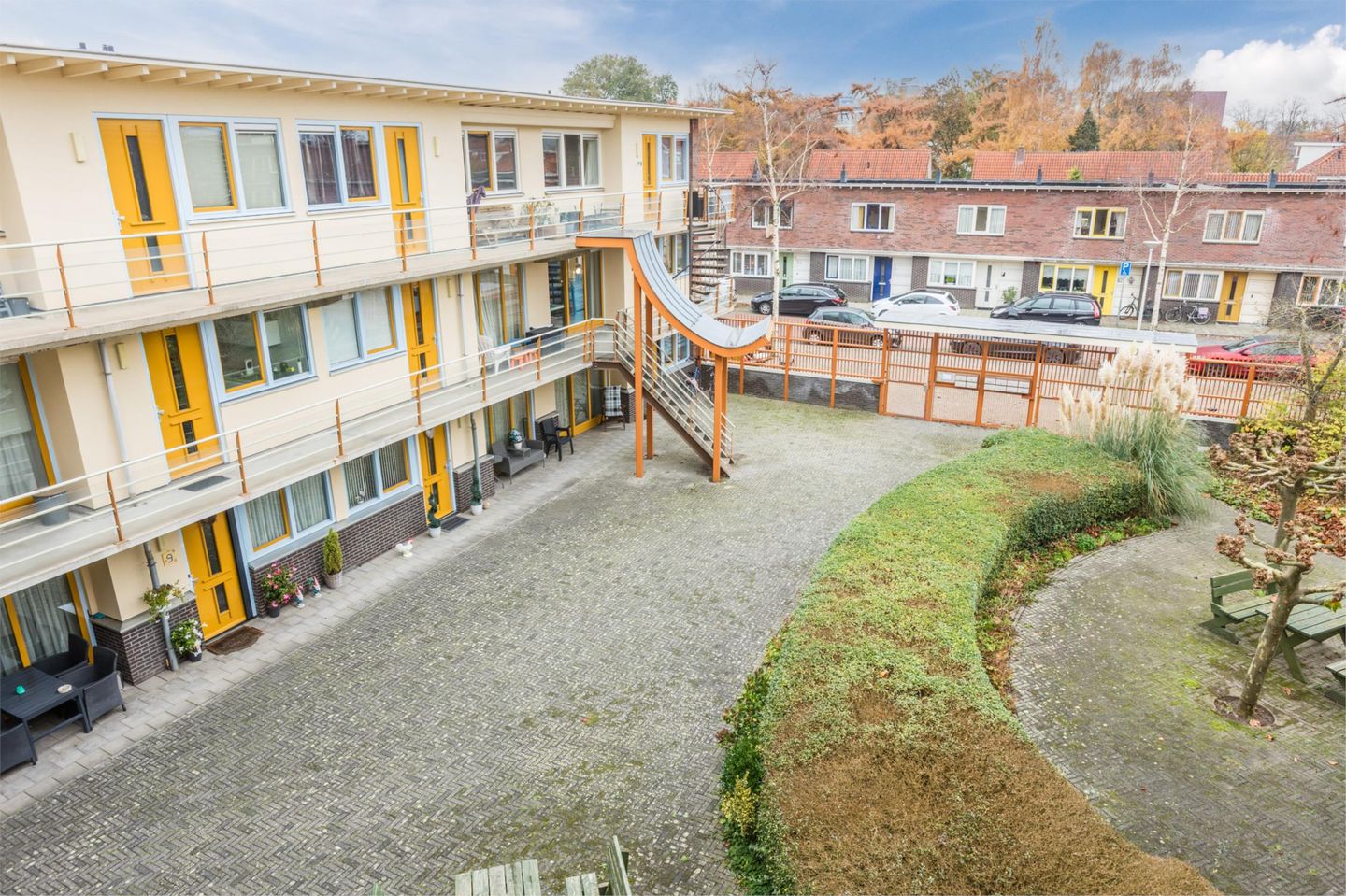 Photo 14 of Van der Helststraat 4