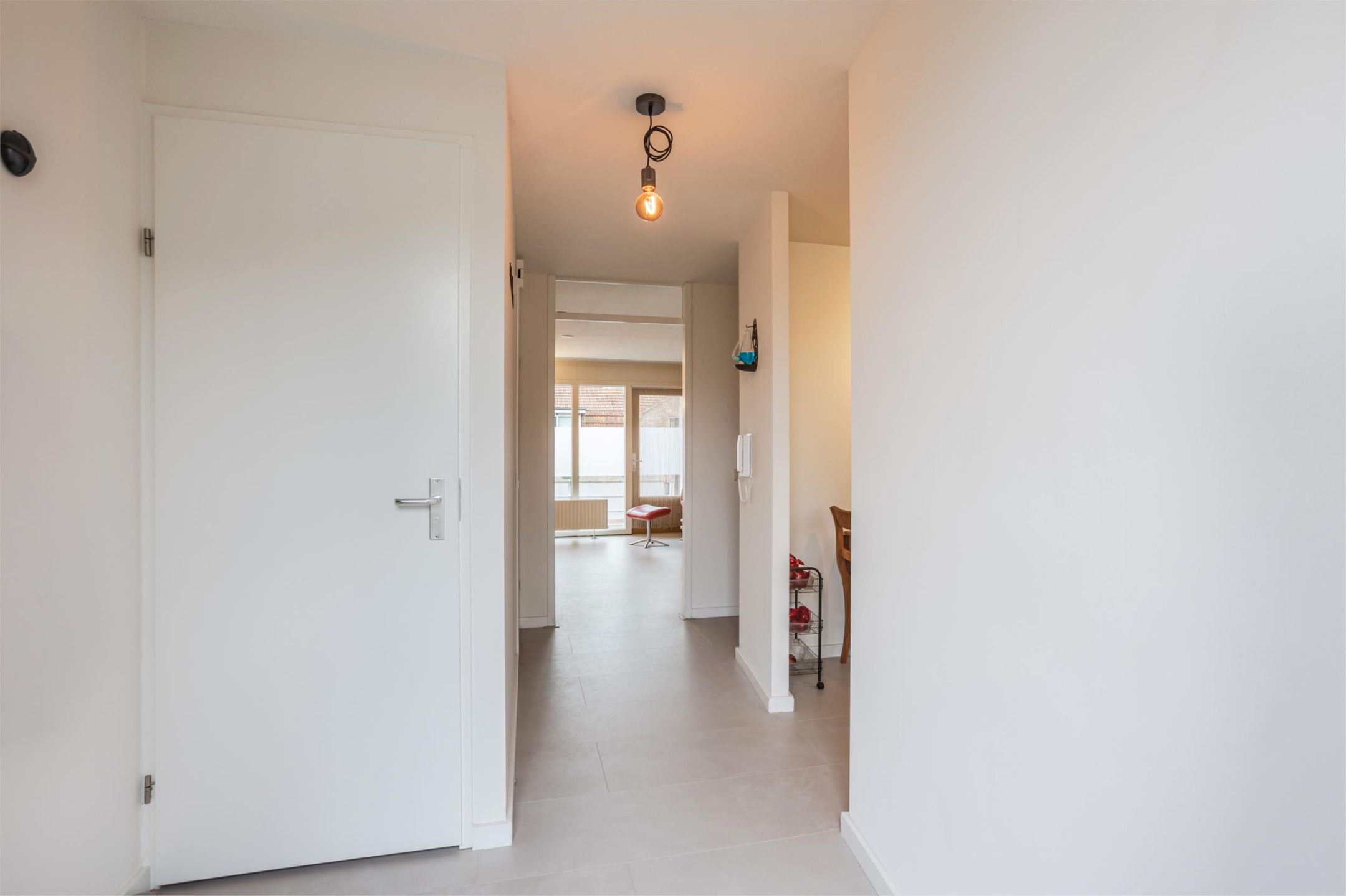 Photo 15 of Van der Helststraat 4