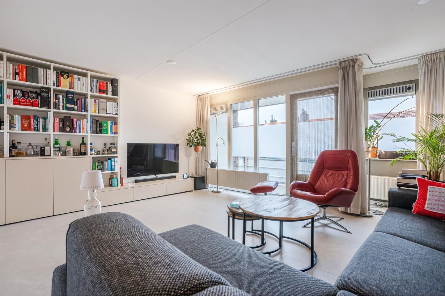 Photo 25 of Van der Helststraat 4