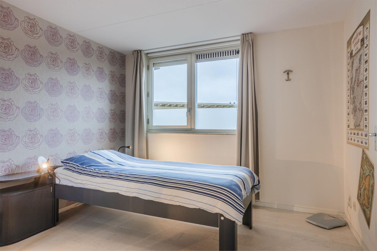 Photo 35 of Van der Helststraat 4