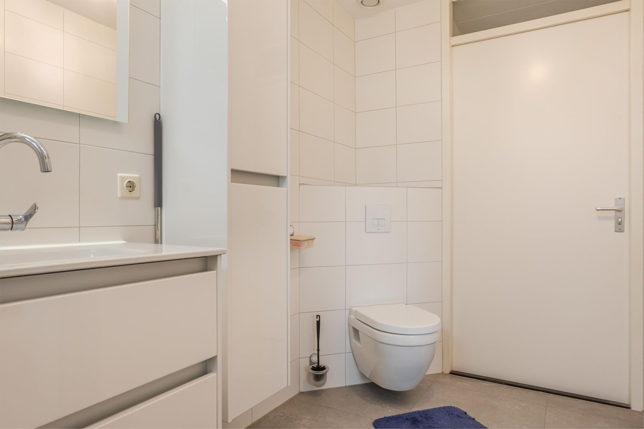 Photo 39 of Van der Helststraat 4