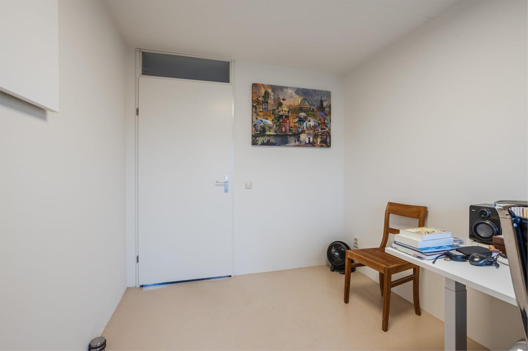 Photo 43 of Van der Helststraat 4