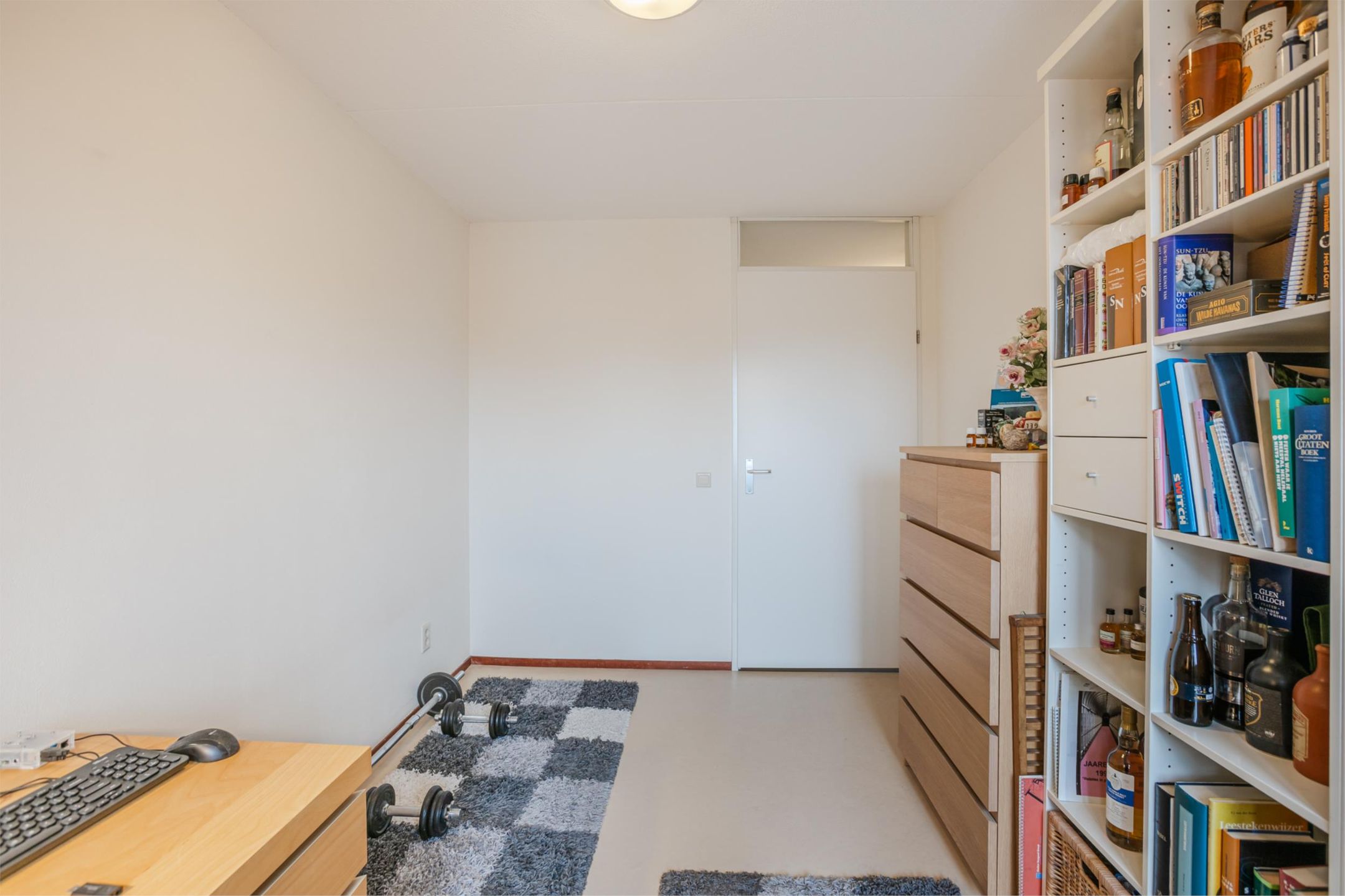 Photo 45 of Van der Helststraat 4