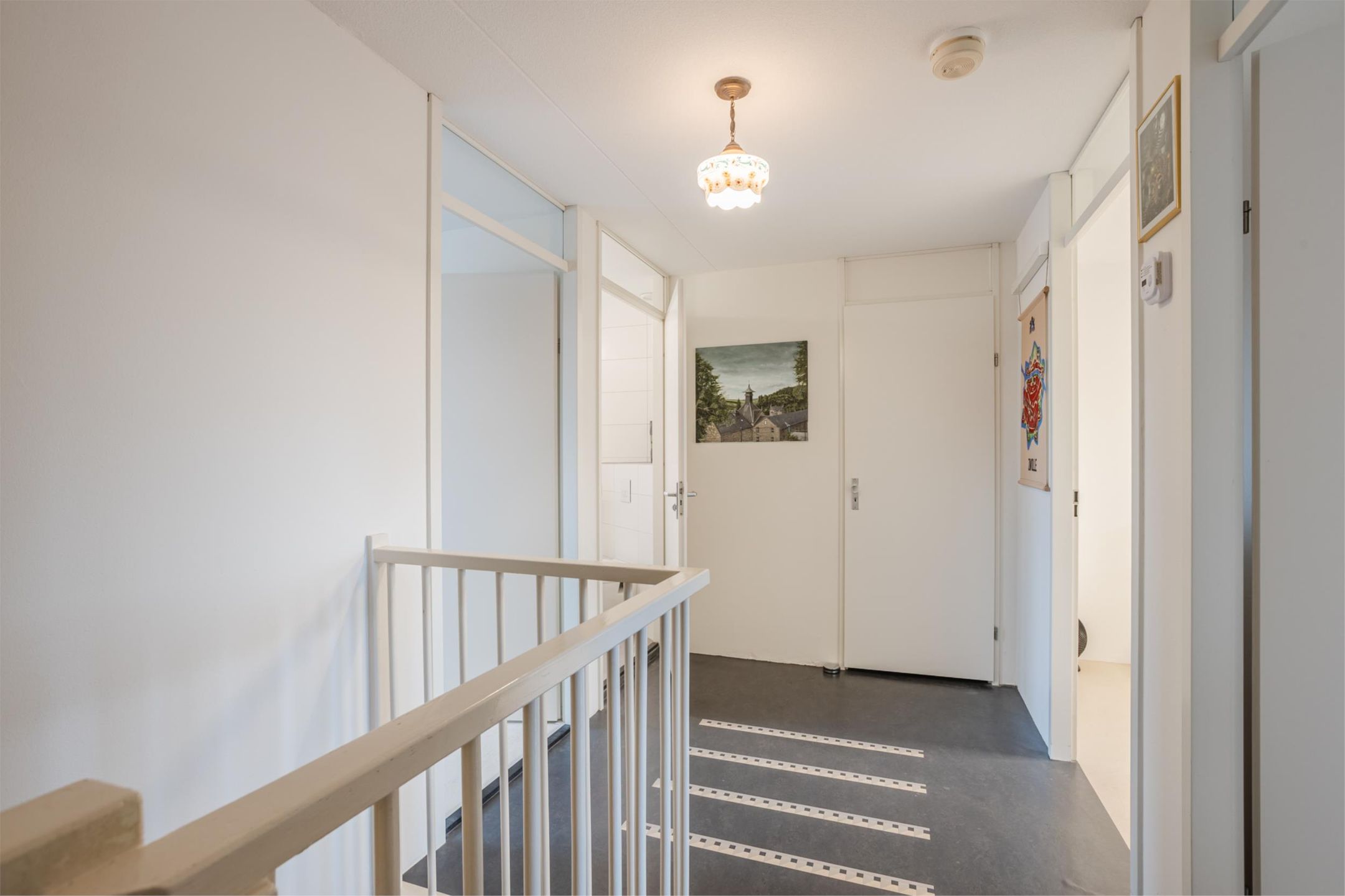 Photo 33 of Van der Helststraat 4