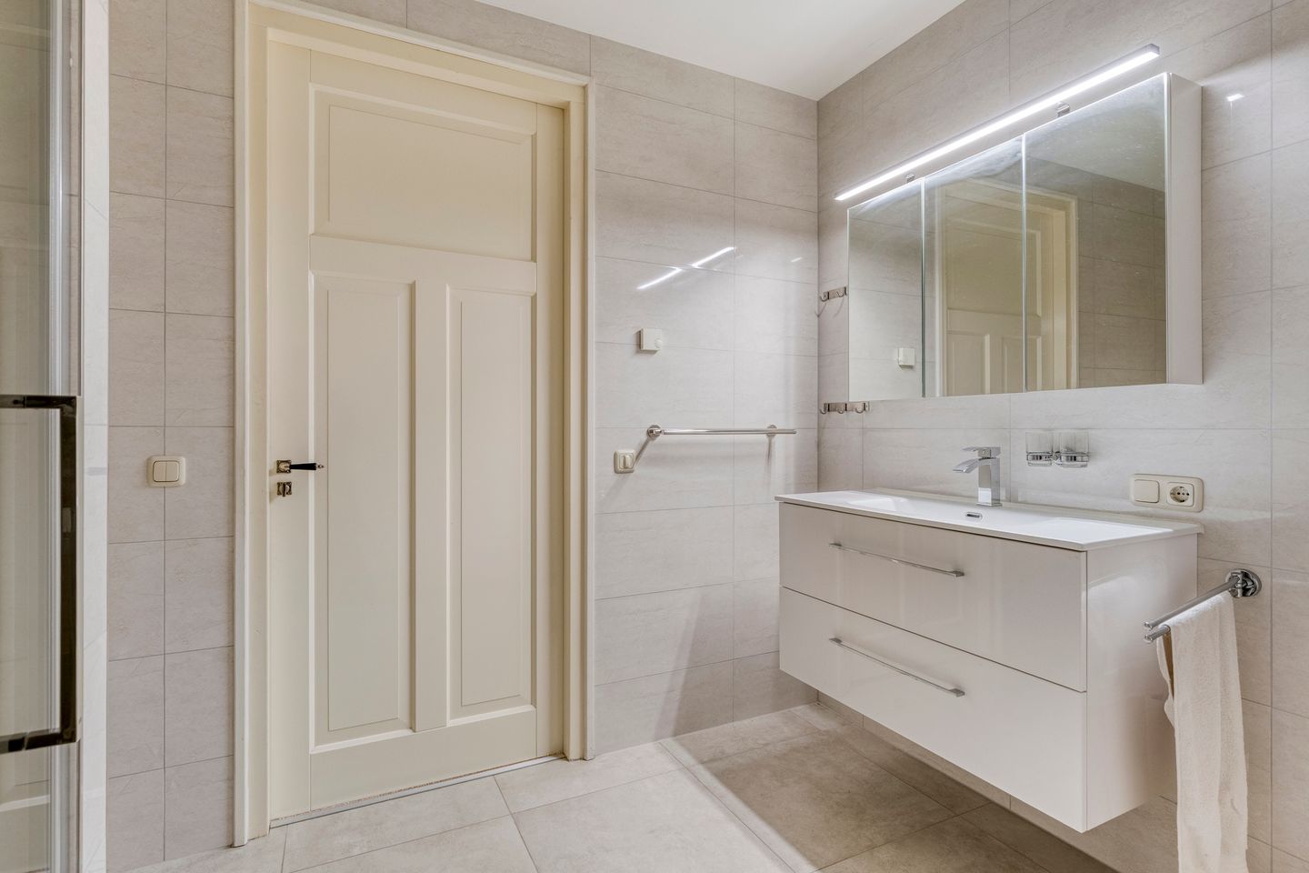 Photo 20 of Dokter P. Franssenstraat 10