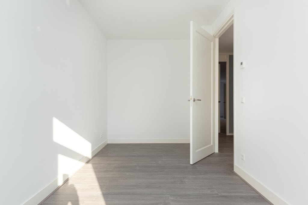 Modern apartment with terrace and private parking in Beverwijk Center — 14