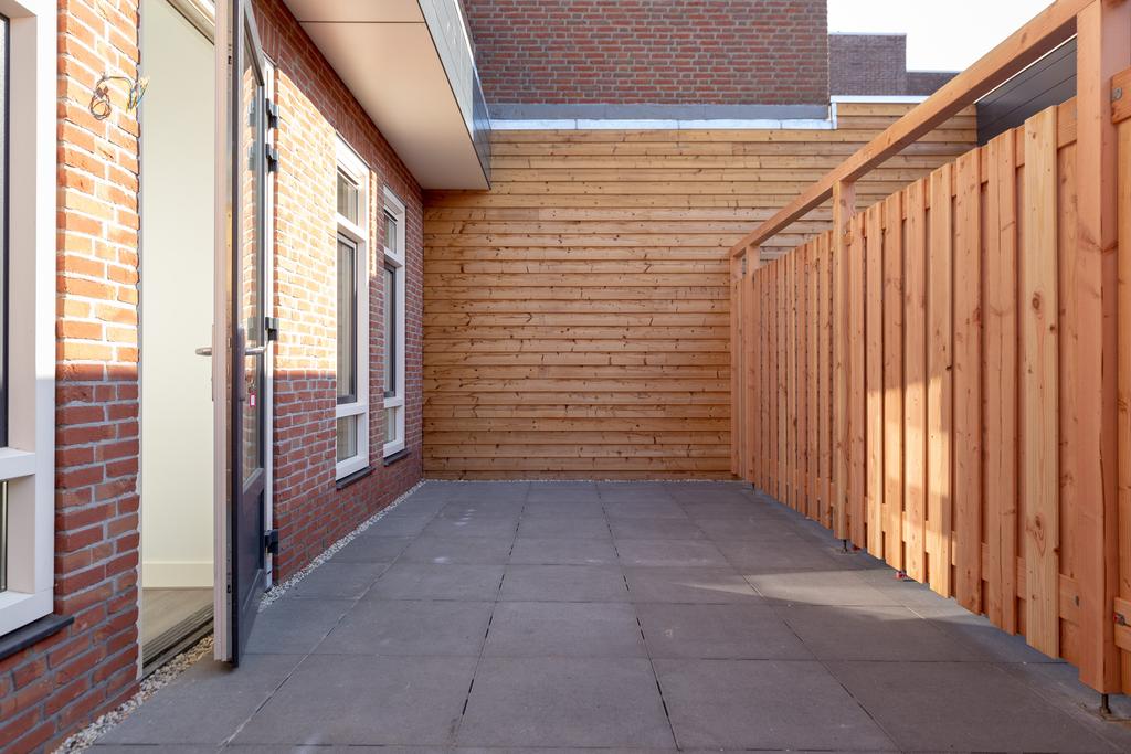 Modern apartment with terrace and private parking in Beverwijk Center — 20