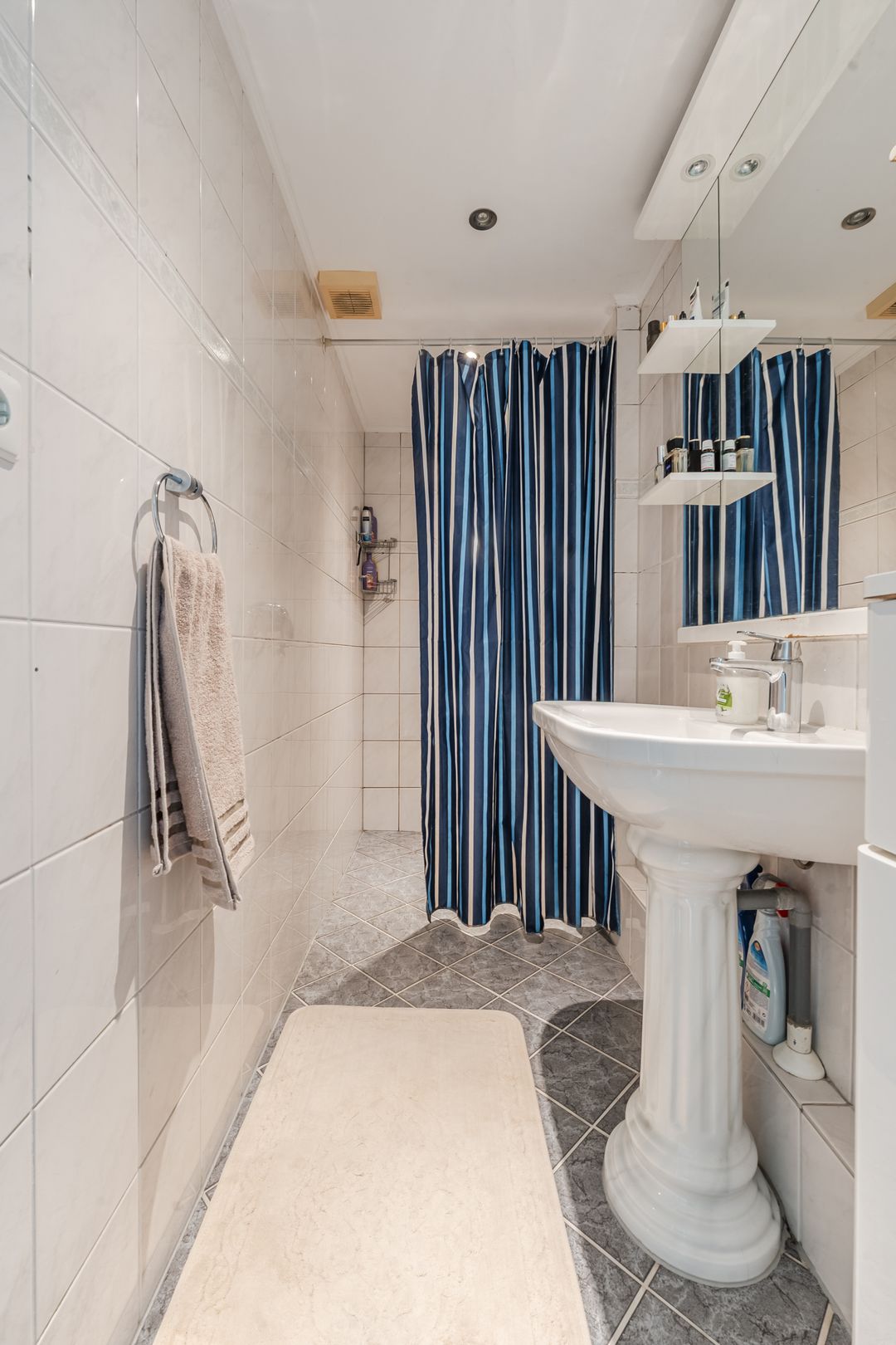 Foto 31 van Veldbloemenweg 10