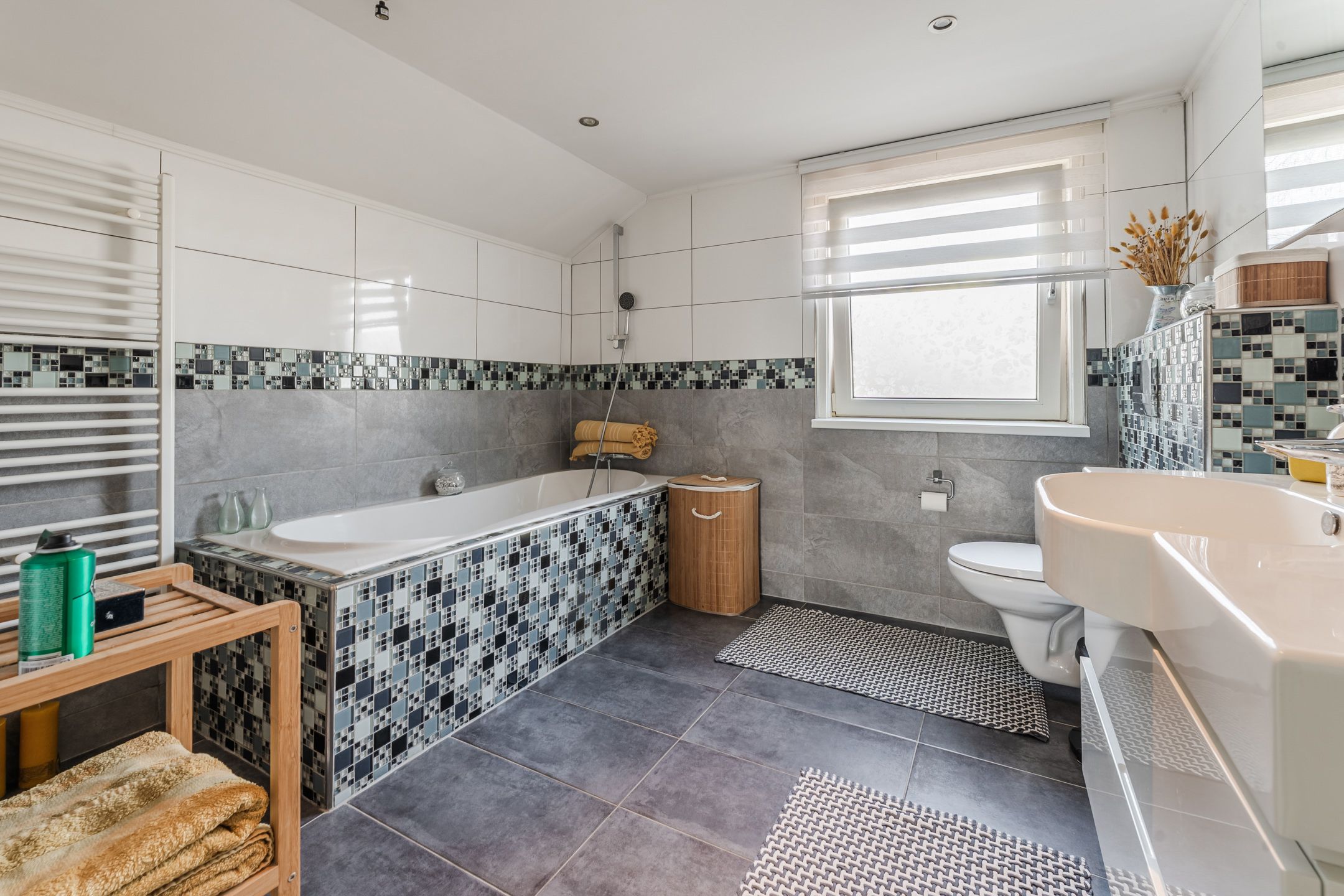 Foto 45 van Veldbloemenweg 10