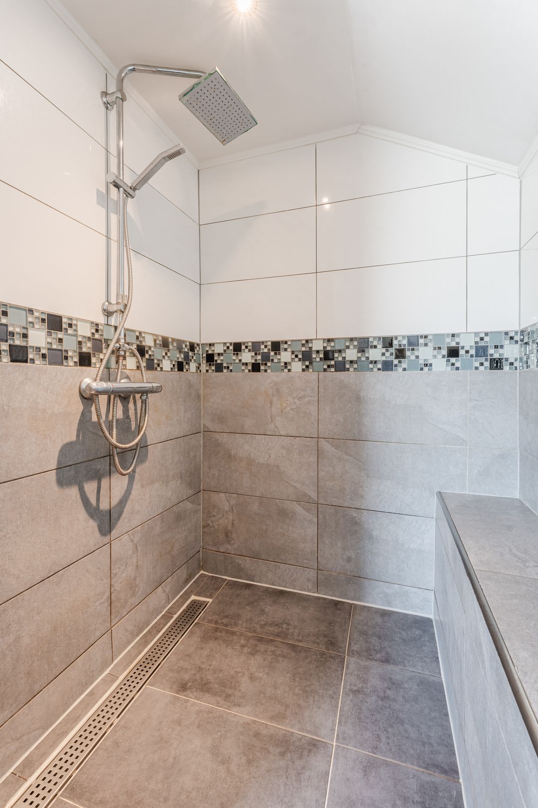 Foto 47 van Veldbloemenweg 10