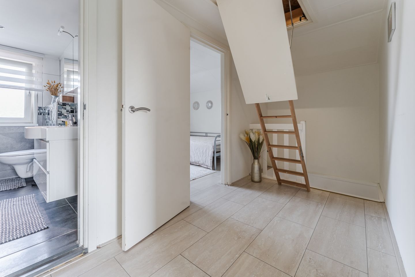 Foto 50 van Veldbloemenweg 10