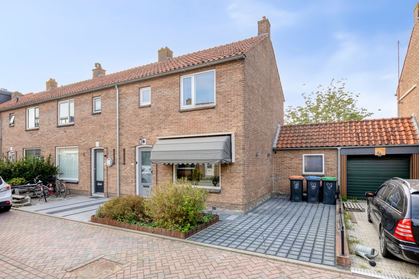 Photo 44 of Witbloemstraat 8