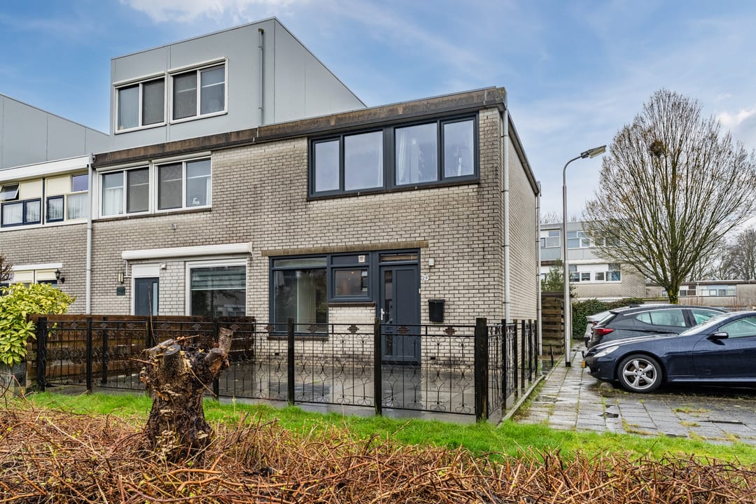 Charming Corner Home with Garden Near Park Schothorst — 28