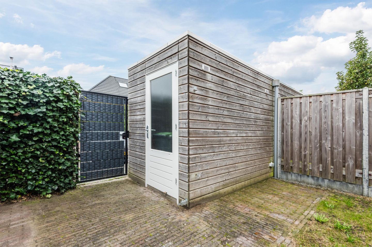 Energy-efficient terraced house with 3 bedrooms and city heating — 19