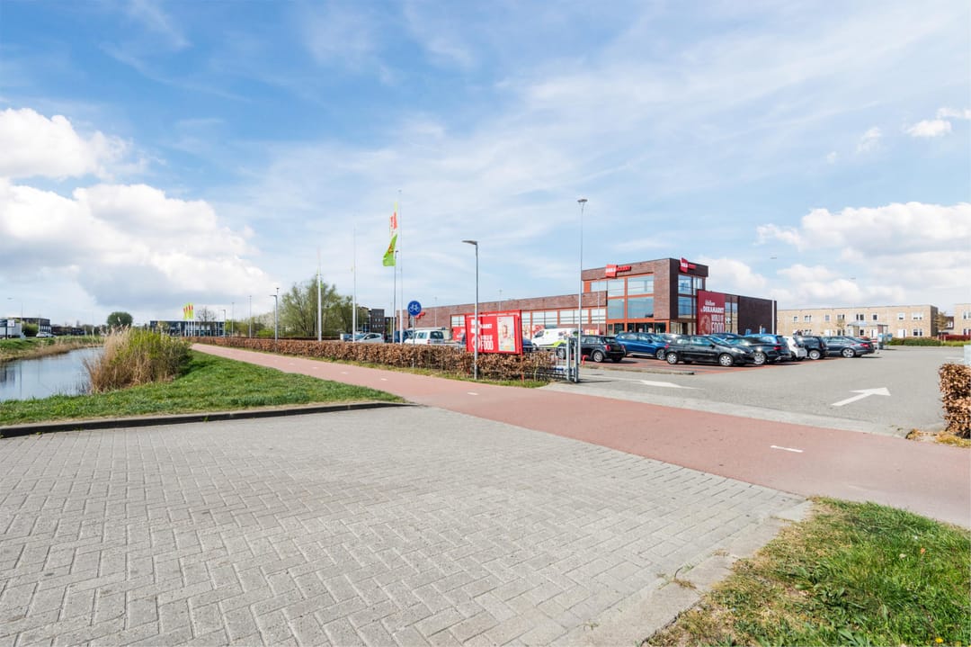 Energy-efficient terraced house with 3 bedrooms and city heating — 27