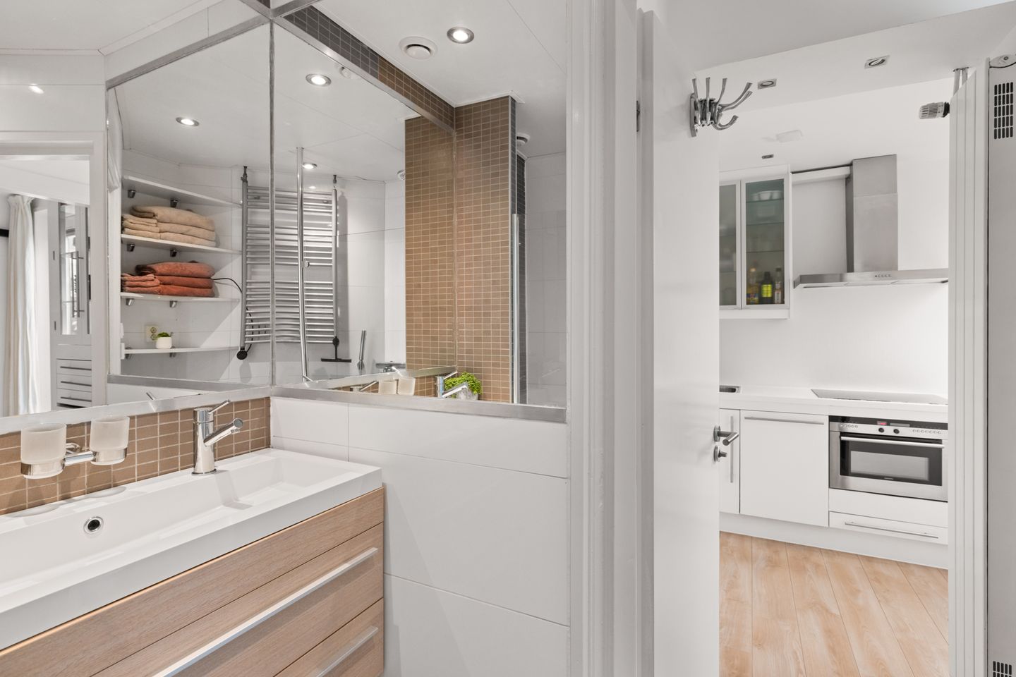 Photo 20 of Sint Willibrordusstraat 31