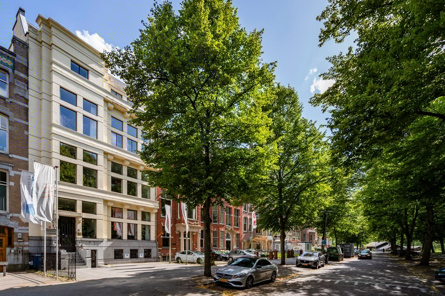 View photo 1 of Parklaan 28