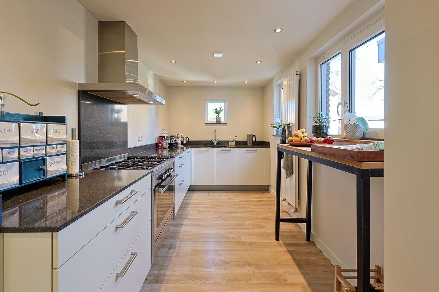 Spacious and Characteristic Home with 4 Bedrooms in Eindhoven Stratum — 29