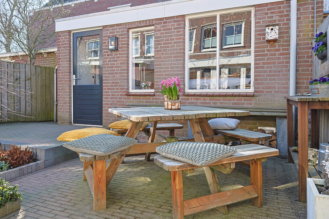 Spacious and Characteristic Home with 4 Bedrooms in Eindhoven Stratum — 41