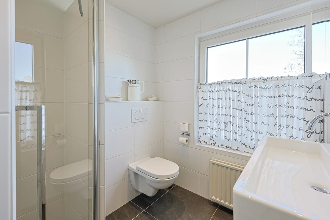 Spacious and Characteristic Home with 4 Bedrooms in Eindhoven Stratum — 52