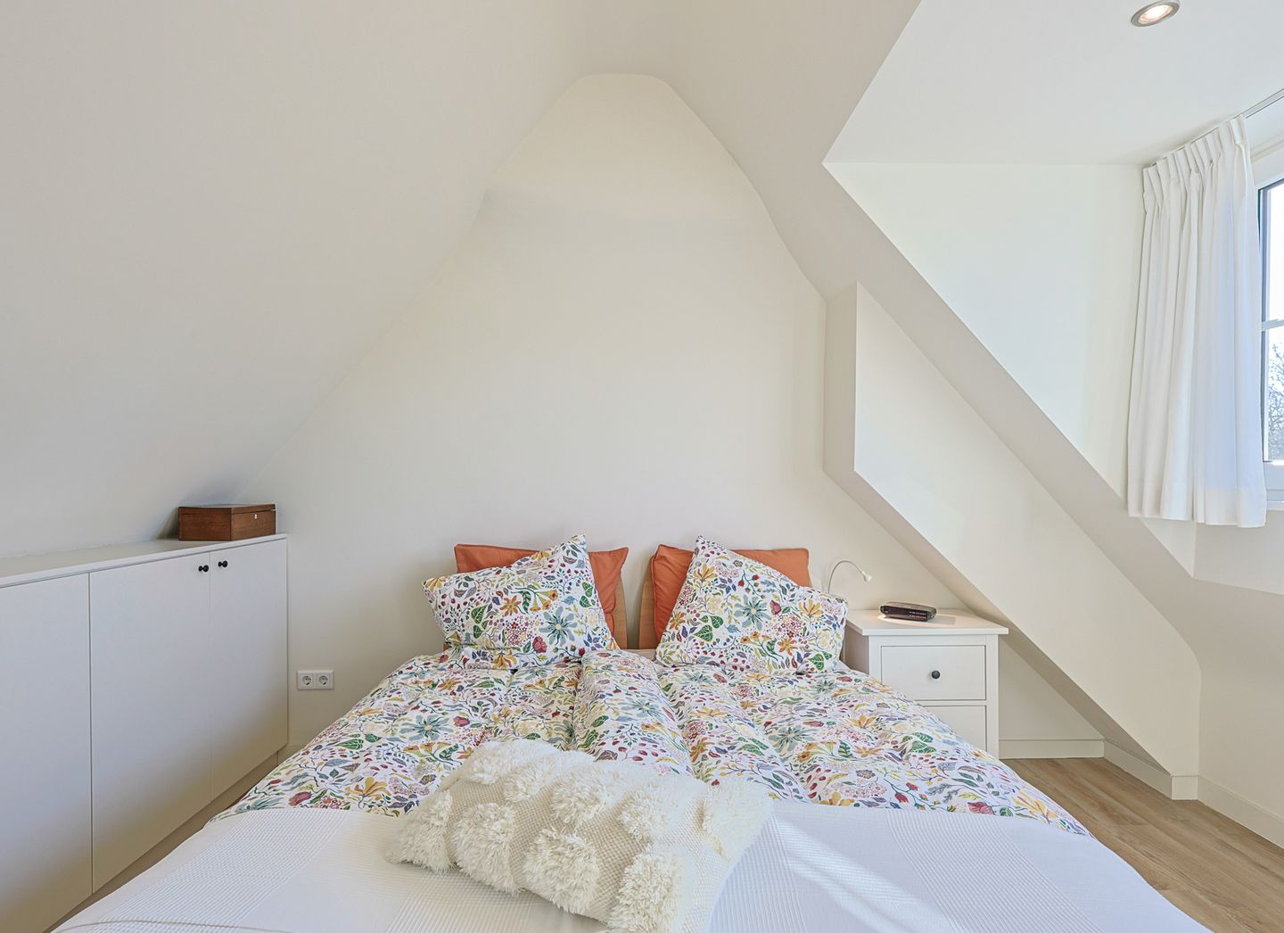 Spacious and Characteristic Home with 4 Bedrooms in Eindhoven Stratum — 63