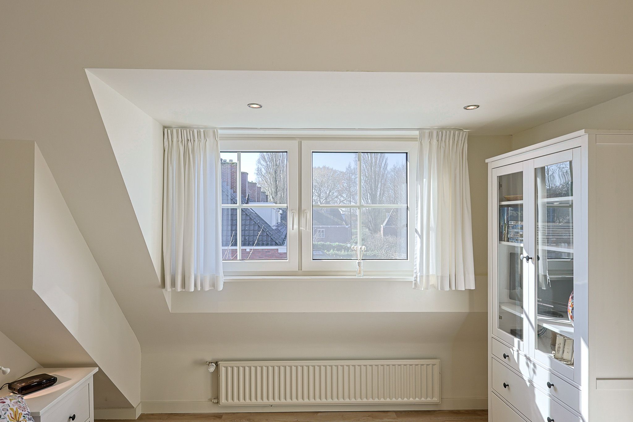 Spacious and Characteristic Home with 4 Bedrooms in Eindhoven Stratum — 65