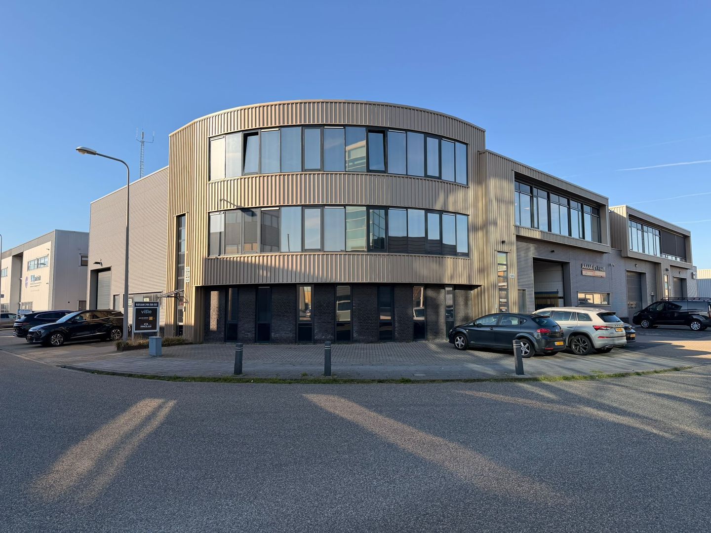 Bekijk foto 1 van Vlotlaan 250